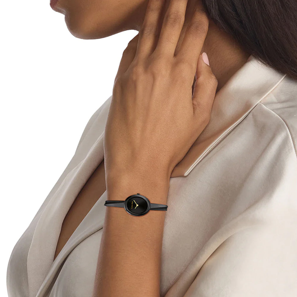 ساعة كالفن كلاين تويستد بيزل بانجل للنساء بمينا أسود CK-0079