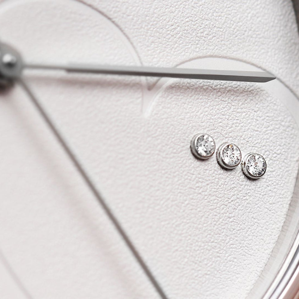 ساعة فينجر النسائية بحركة كوارتز ولون مينا أبيض - WNG-0036