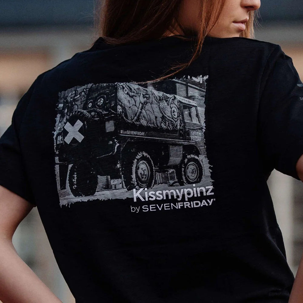 قميص باللون الأسود للرجال والنساء من سيفين فرايداي - SFTS-0005