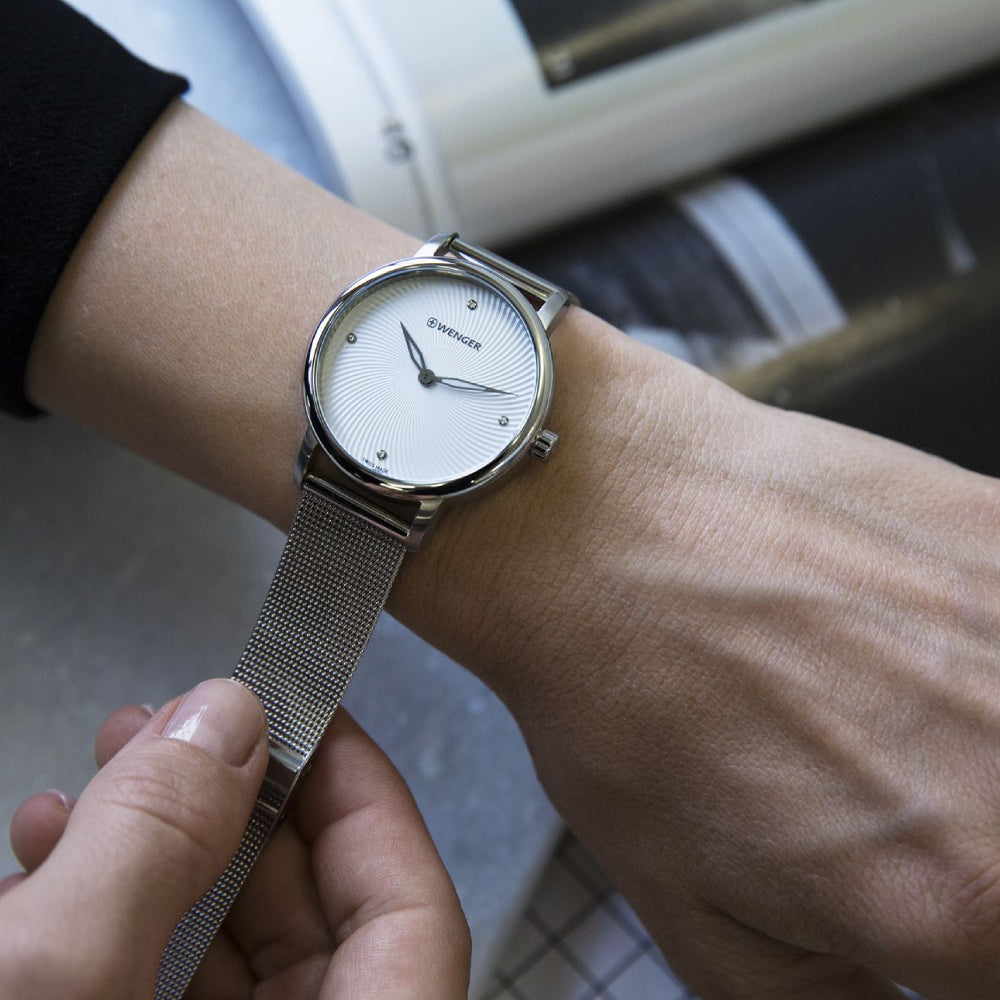 ساعة فينجر النسائية بحركة كوارتز ولون مينا فضي - WNG-0022