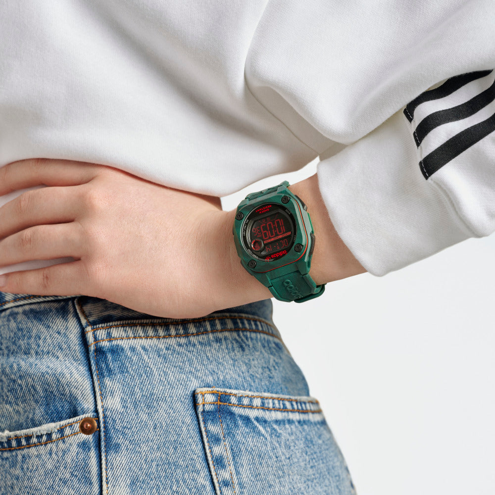 ساعة أديداس للرجال والنساء بحركة رقمية ولون مينا أسود - ADS-0107