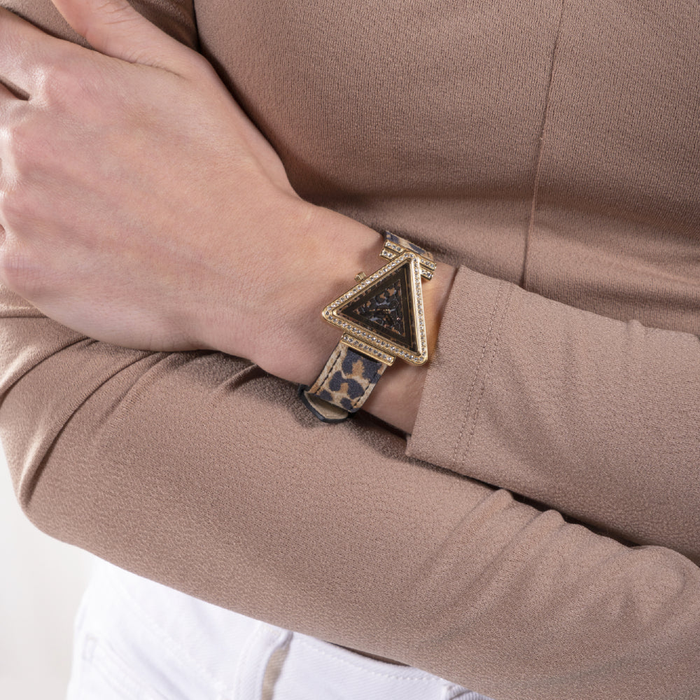 ساعة جيس النسائية بحركة كوارتز ولون مينا أسود وبني (نمط فهد) - GWC-0220