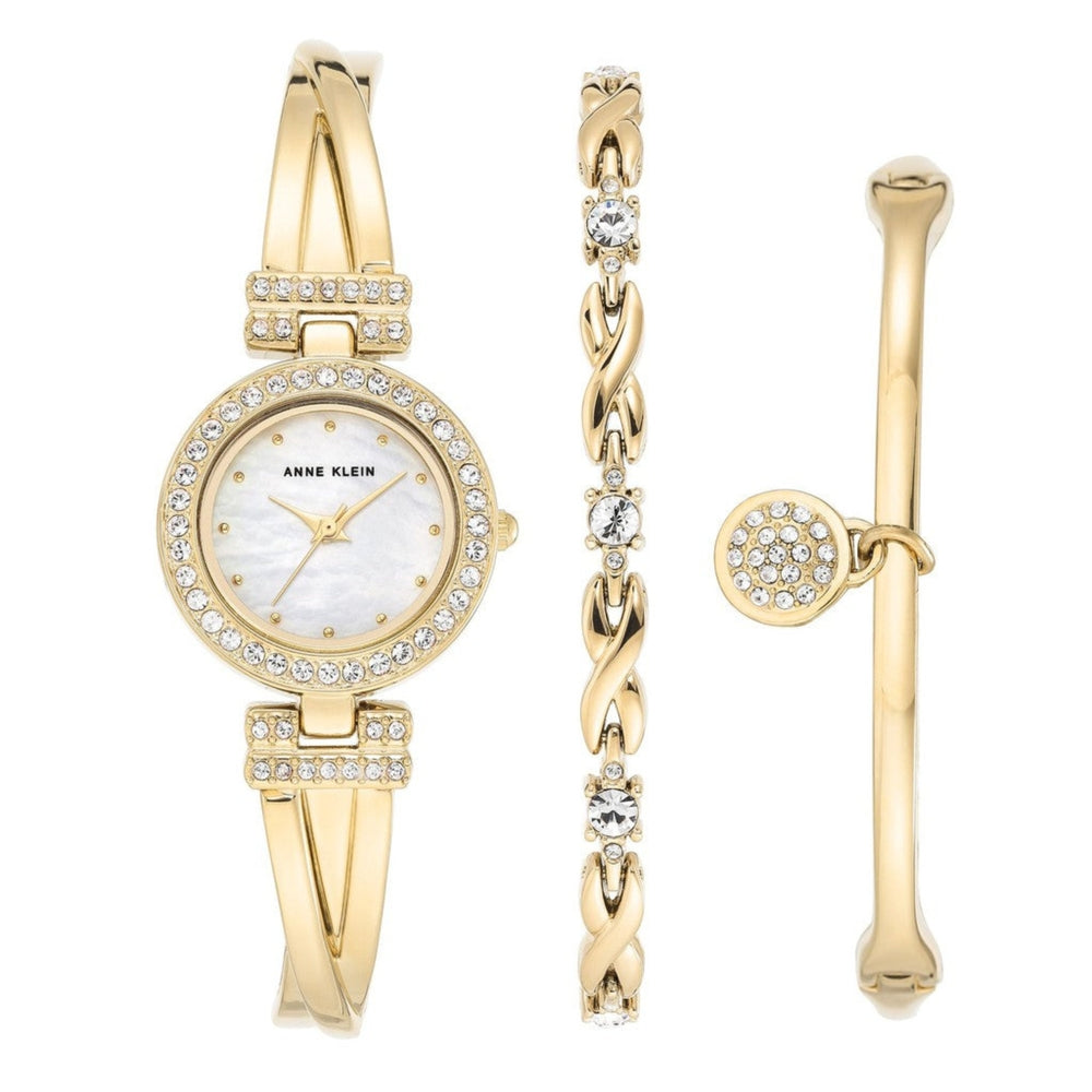 طقم آن كلاين النسائي بحركة كوارتز ولون مينا أبيض لؤلؤي مع أساور - AK-0084+BRACELET SET 2PCS