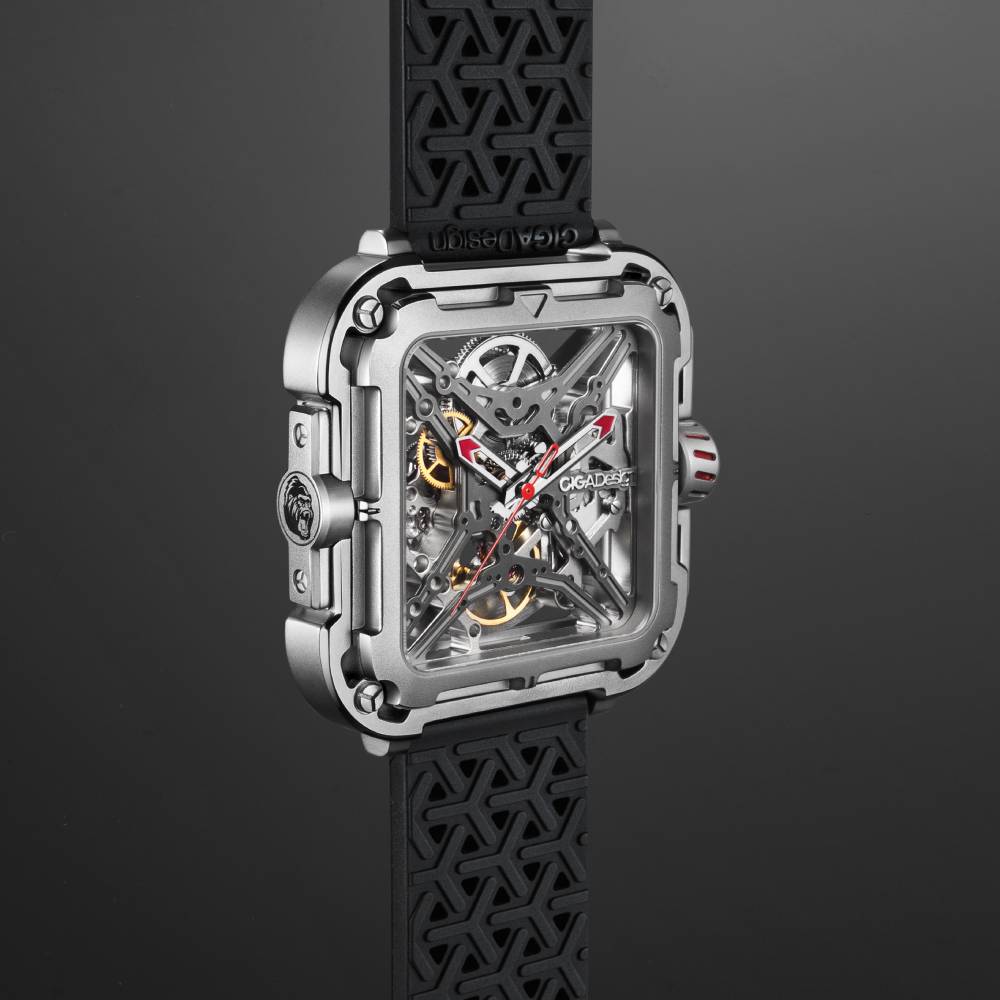 Exposed discount mechanical watch