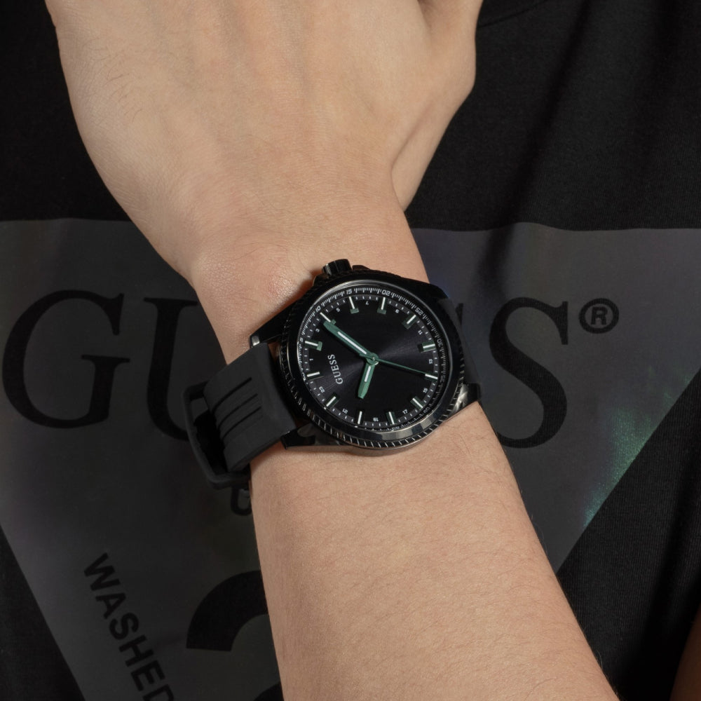 ساعة جيس الرجالية بحركة كوارتز ولون مينا أسود - GWC-0244