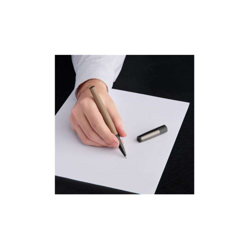 قلم رولربال أسود من هوغو بوس، طراز جير بالانس – HBPEN-0098