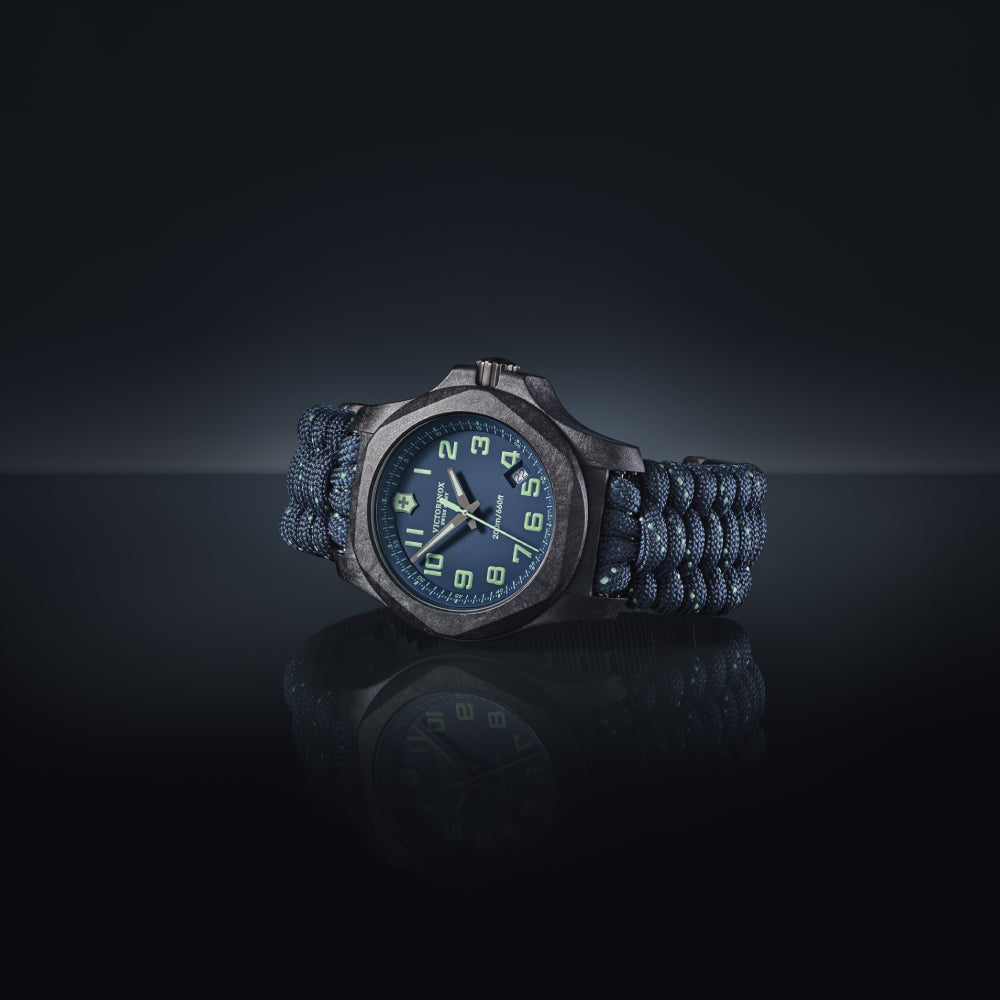 ساعة فيكتورينوكس الرجالية بحركة كوارتز ولون مينا أزرق - VTX-0100 SET
