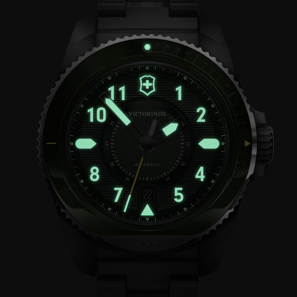 ساعة فيكتورينوكس الرجالية بحركة أوتوماتيكية ولون مينا أخضر - VTX-0145