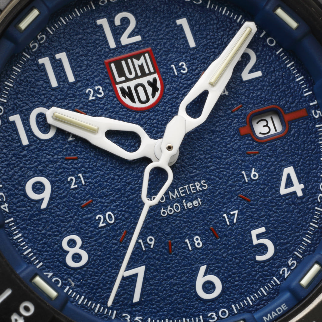 ساعة لومينكس الرجالية بحركة كوارتز ولون مينا أزرق - LMX-0035
