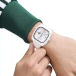 Men's and Women's Quartz Watch with White Dial - Image 9